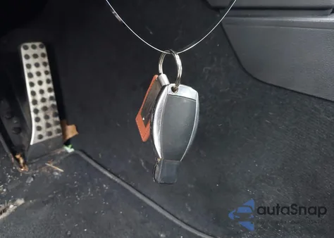 2011 Mercedes-Benz C 300 Luxury 4Matic/Sport 4Matic z USA, uszkodzony, nr VIN WDDGF8BB4BR162809